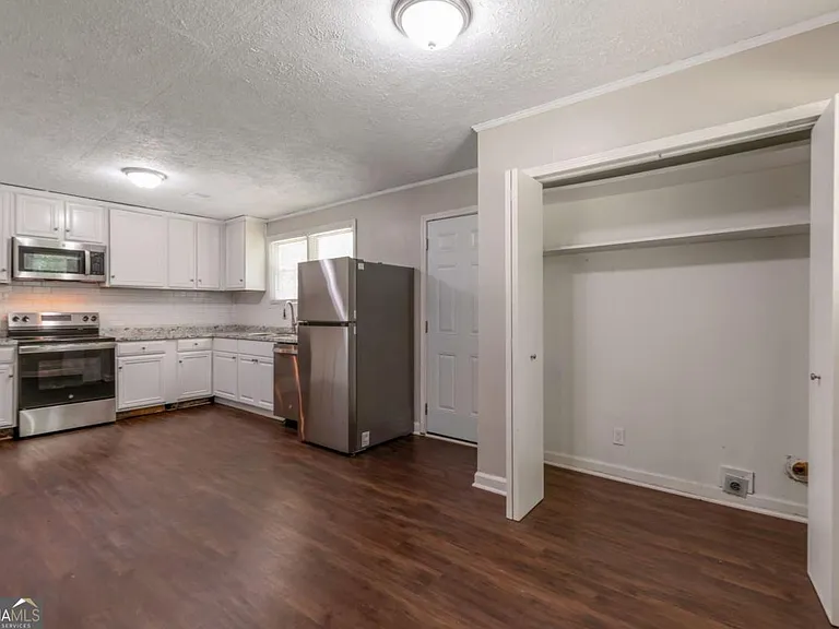6414 E Shadow Rock Dr — Photo 5