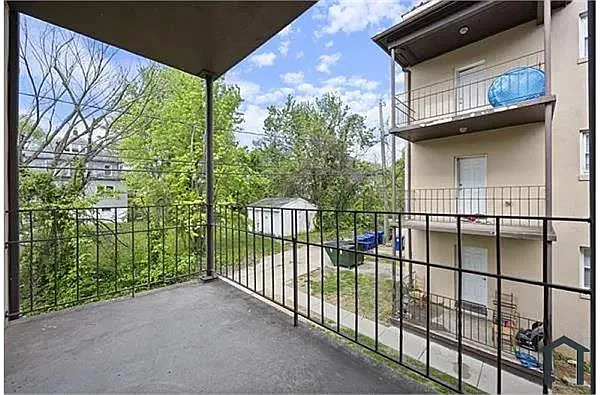 Building Photo - 3406 Fairview Ave #10