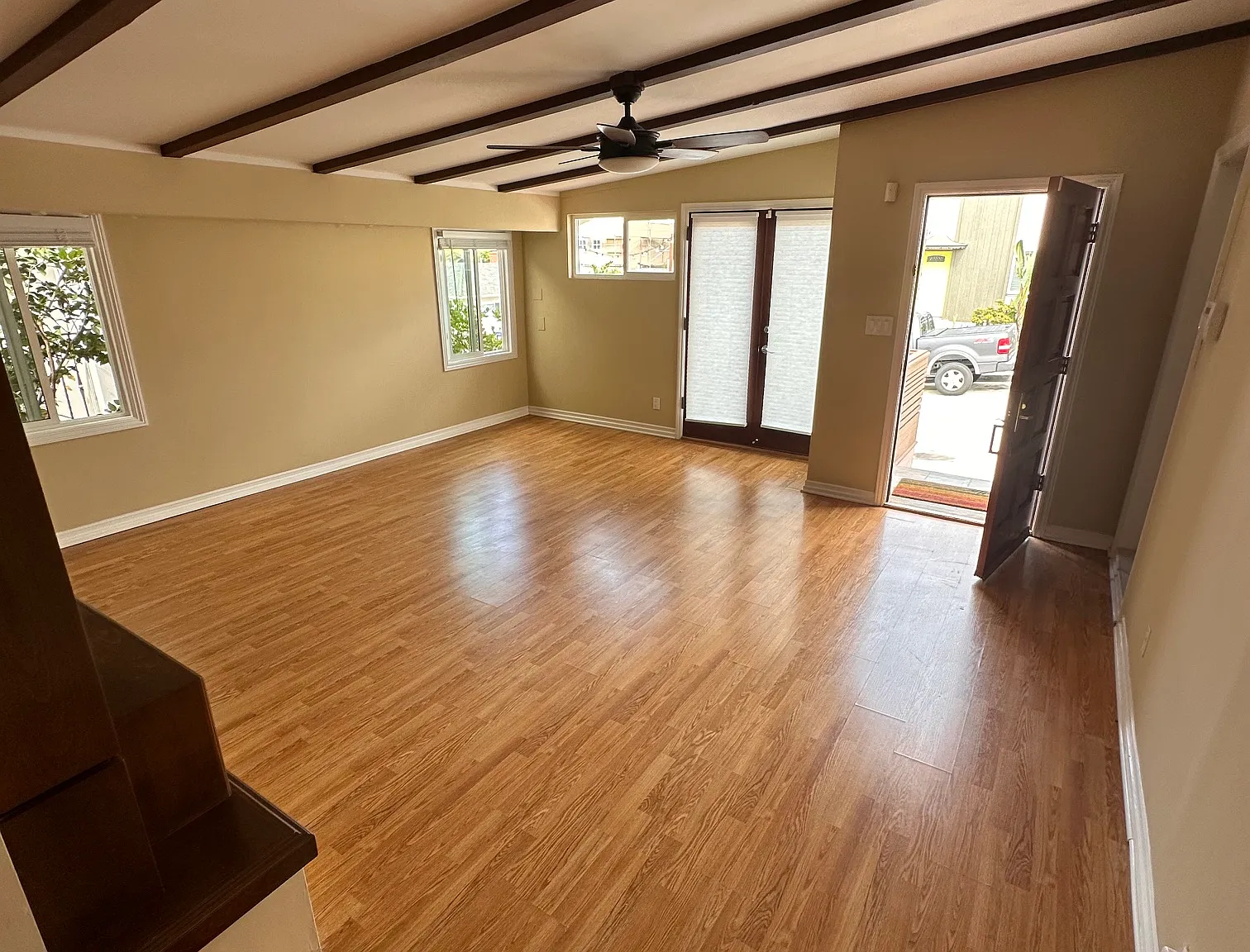 3 bed, 1372 sqft, $6,700 — Photo 2