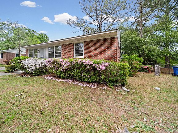 2nd image of 924 Stebondale Rd