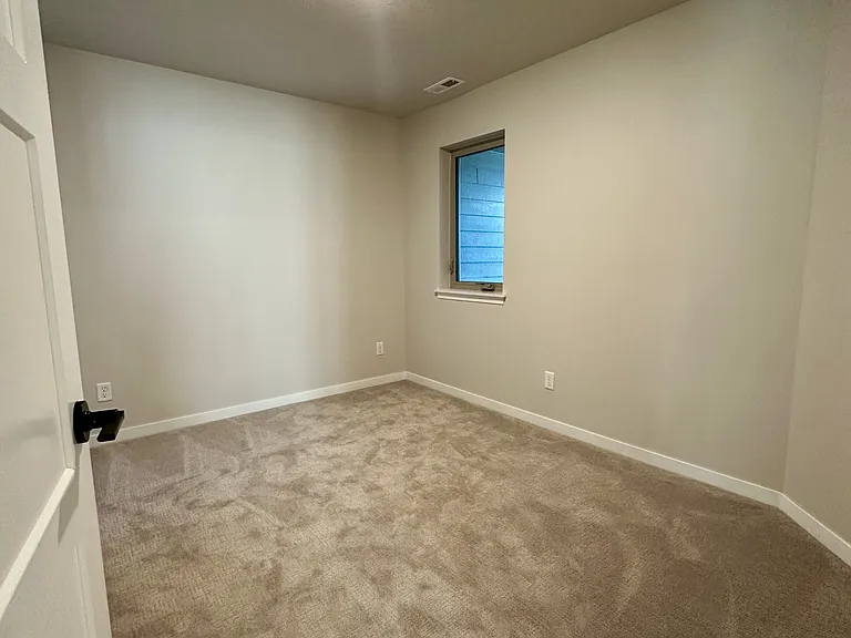 217 E Countryside Ave — Photo 3