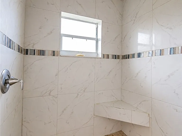 20 Hampton Ave — Photo 13