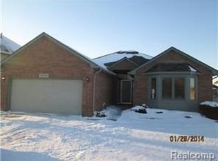 36743 Maple Leaf Dr, New Baltimore, MI 48047