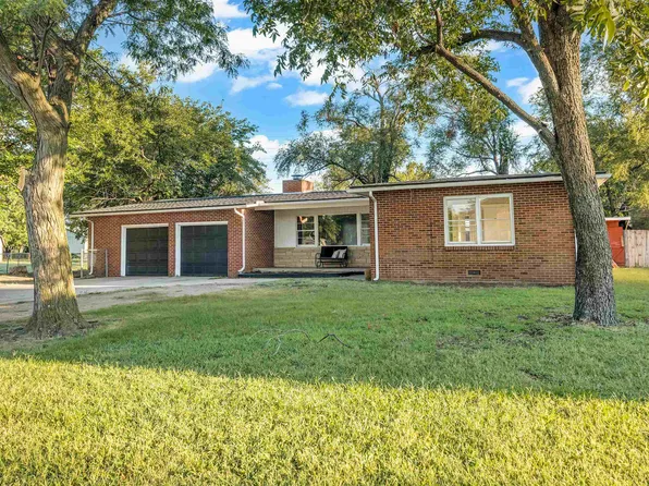 4832 W Douglas Ave, Wichita, KS 67212