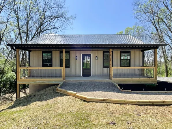 820 Foxspring Ave, Flemingsburg, KY 41041