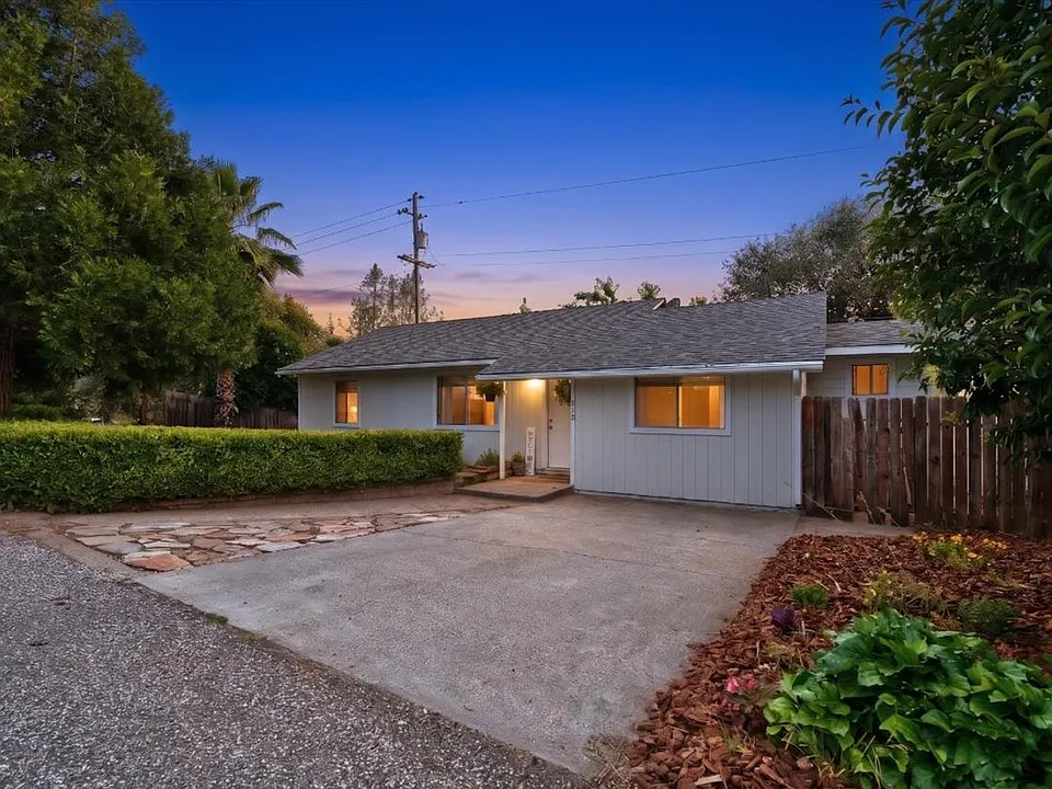 515 Hilltop Dr