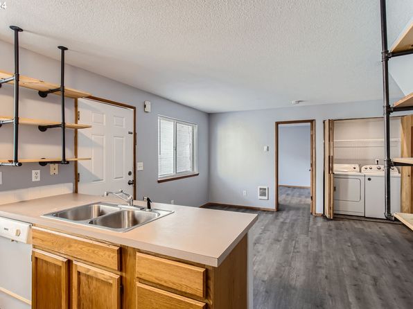 portland-oregon-2131568113 picture