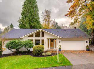 1282 Hide A Way Ln, Lake Oswego, OR 97034