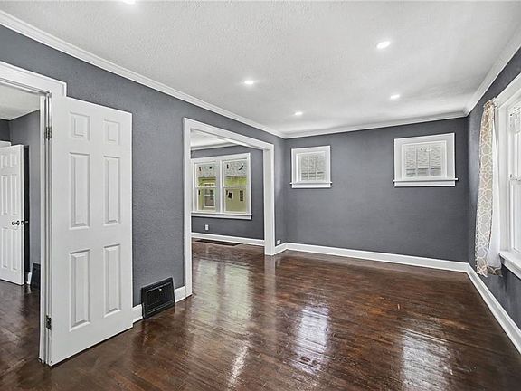 4th image of 2240 Troup Ave