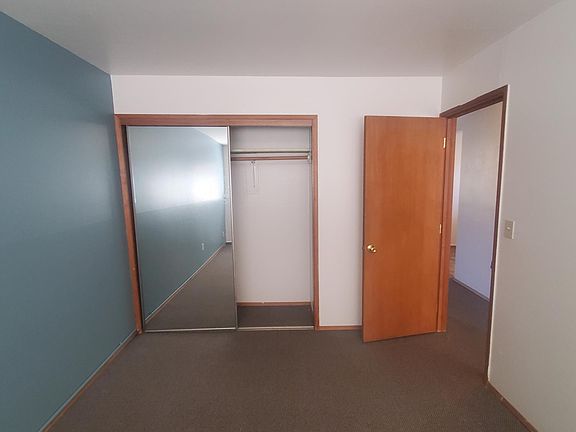 4th image of 4760 22nd Ave NE #5