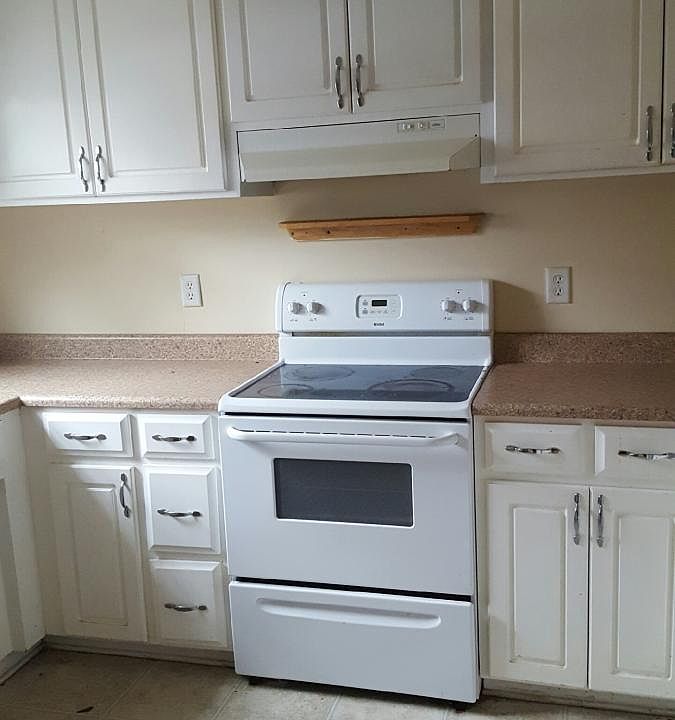 Large eat in kitchen