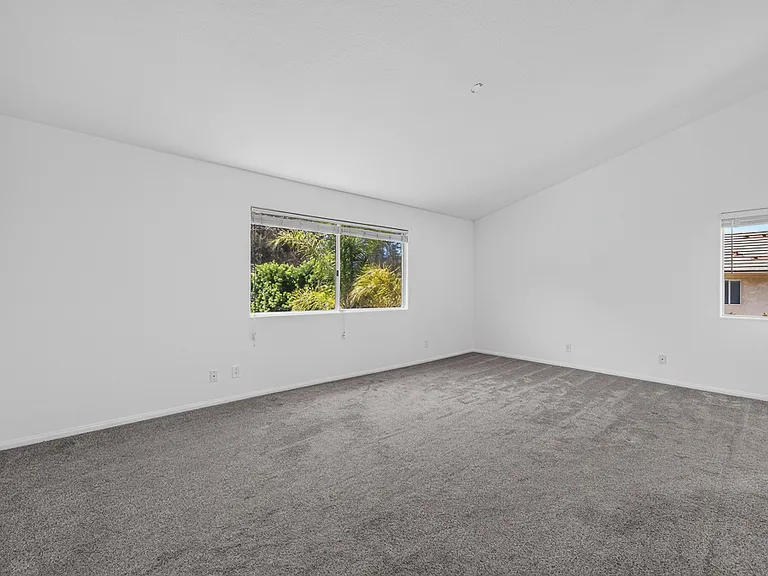 13887 Carriage Rd — Photo 31