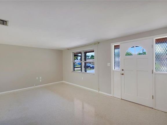5th image of 1312 Jennings Dr