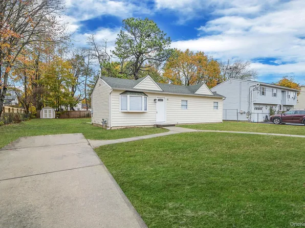 111 Merrill Street, Brentwood, NY 11717