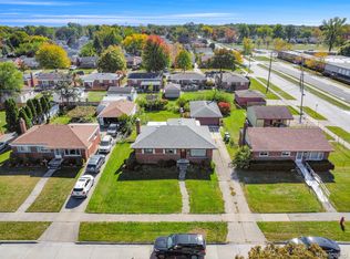 33355 Marquette St, Garden City, MI 48135