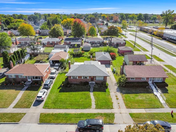 33355 Marquette St, Garden City, MI 48135