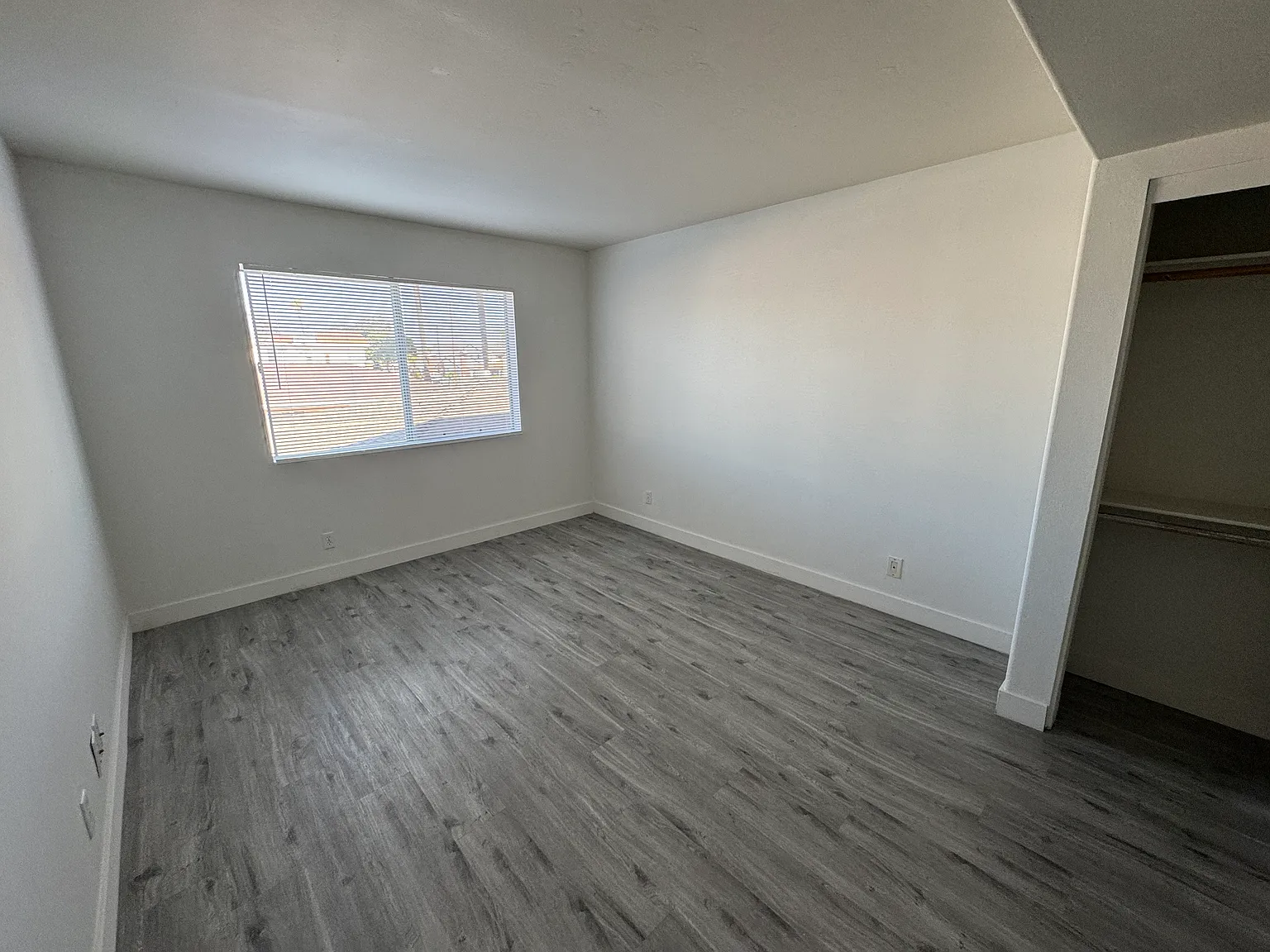 2 bed, 855 sqft, $2,600 — Photo 4