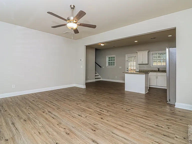 77 Rosemont Ct — Photo 7