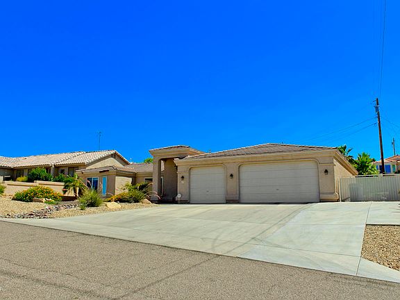 3rd image of 3165 Oakwood Dr