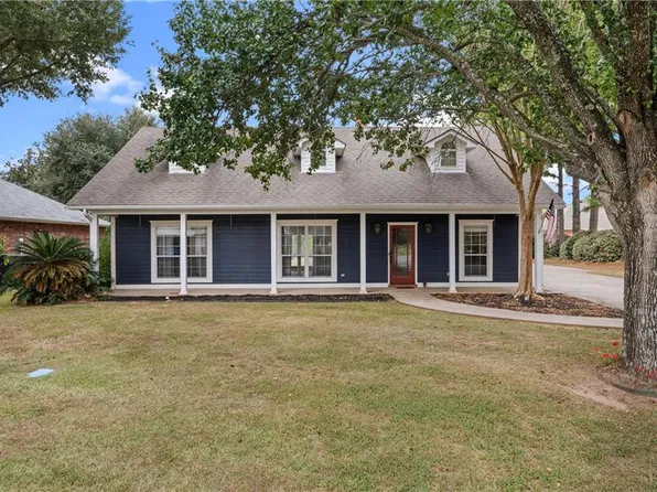 711 Whitfield Dr, Natchitoches, LA 71457