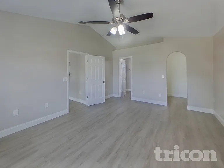906 Dartmouth Ct — Photo 5