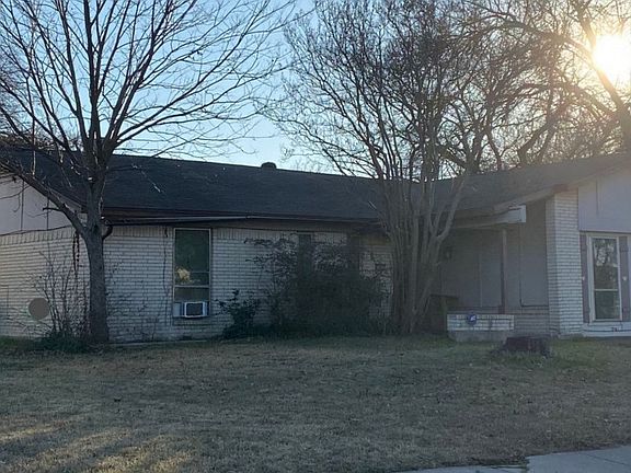 3rd image of 1002 Delores Dr