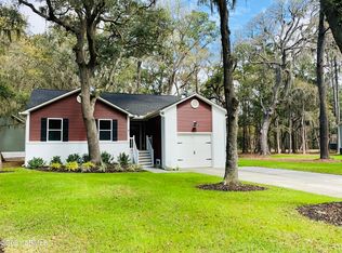 17 Canopy Ln, Saint Helena Island, SC 29920