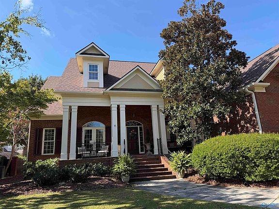 3rd image of 3104 Chamlee Pl SE