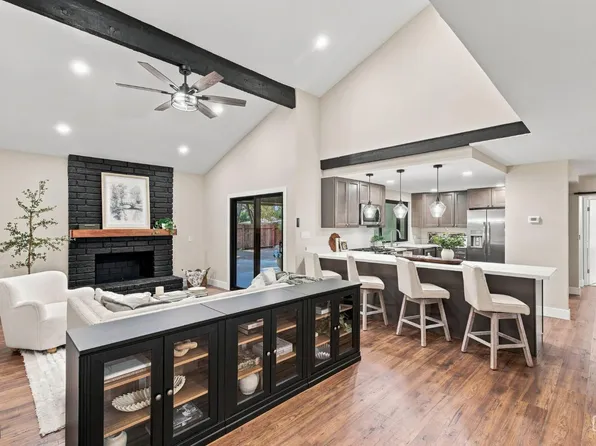 6805 Saddleback Dr, Bakersfield, CA 93309