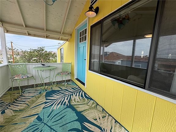 2nd image of 809 Darby Lane