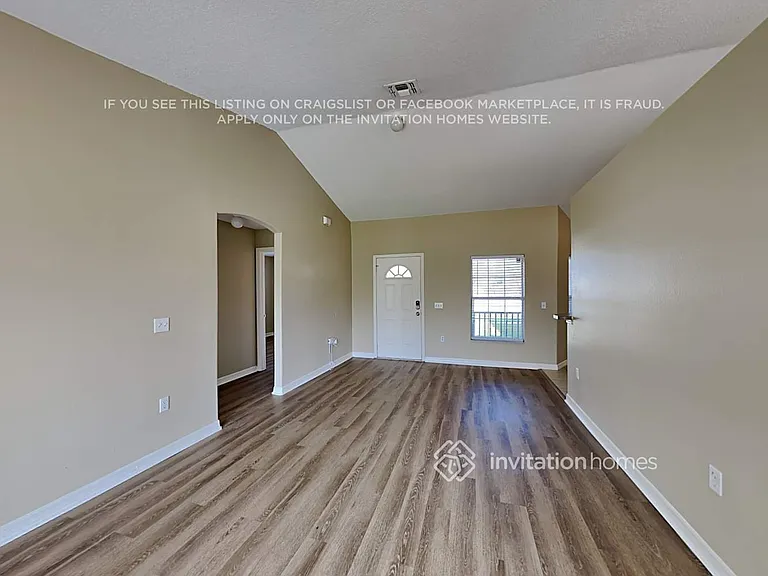 327 Huron Dr — Photo 3