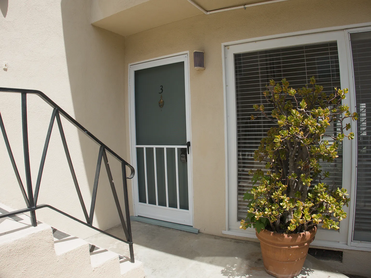 2 bed, 1.5 bath, 1100 sqft, $2,750 — Photo 2