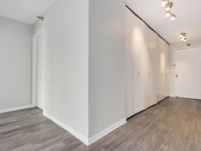 111 W Maple St APT 1106, Chicago, IL, 60610