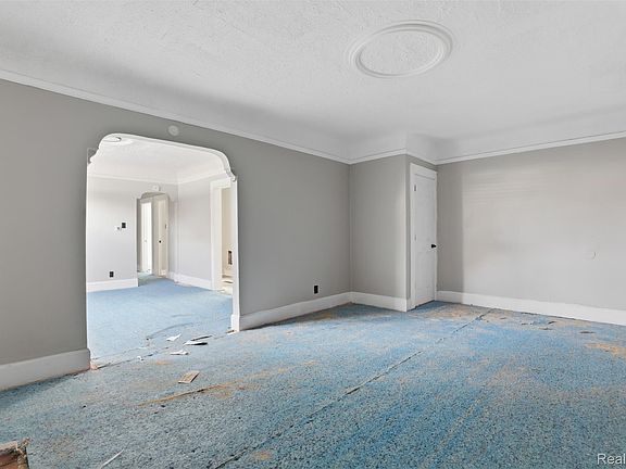 3rd image of 16188 Lawton St