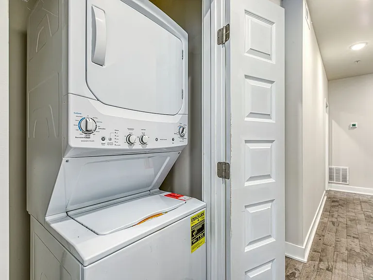 Brand New Luxury Apartments — Photo 43
