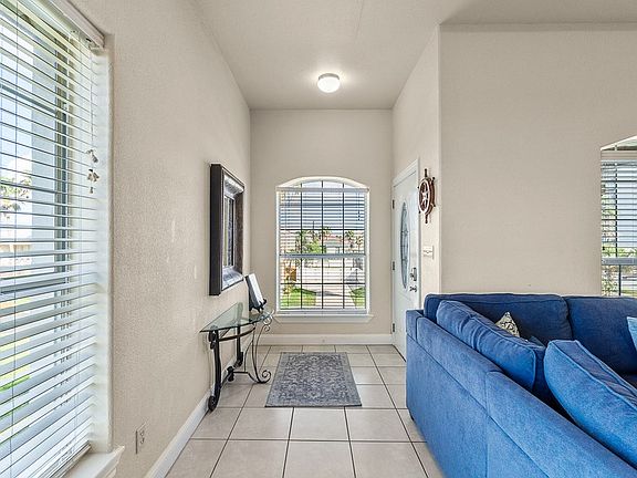 4th image of 111 E Corral St #D