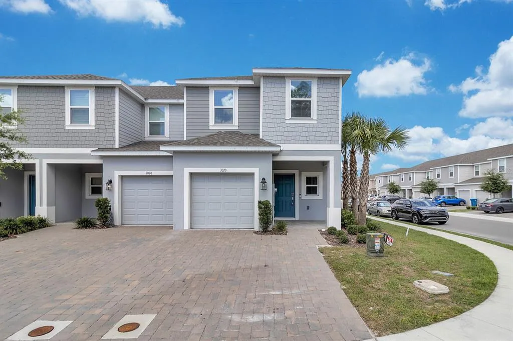 3 bed, 2.5 bath, 1574 sqft, $1,950 — Photo 1