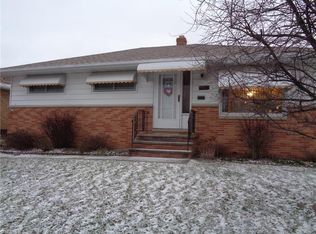 15509 Rowena Ave, Maple Heights, OH 44137