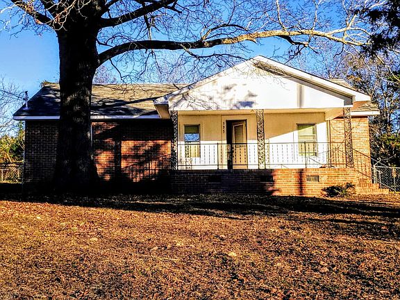 2nd image of 135 Woodland Dr