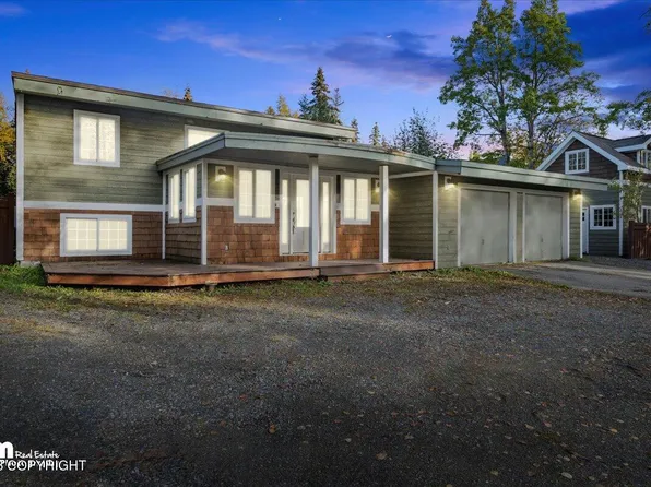 9215 Strutz Ave, Anchorage, AK 99507