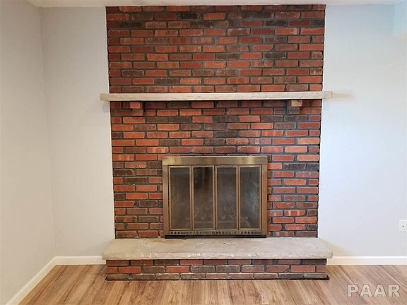 3rd image of 1608 W Lincolnwood Pl