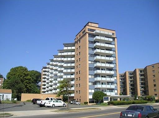 1st image of 300 Lynn Shore Dr APT 909
