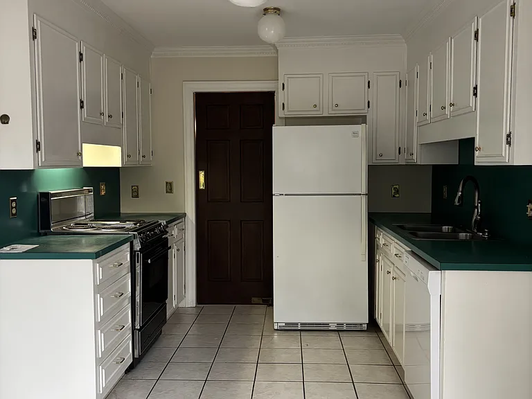 404 W Harnett St — Photo 10