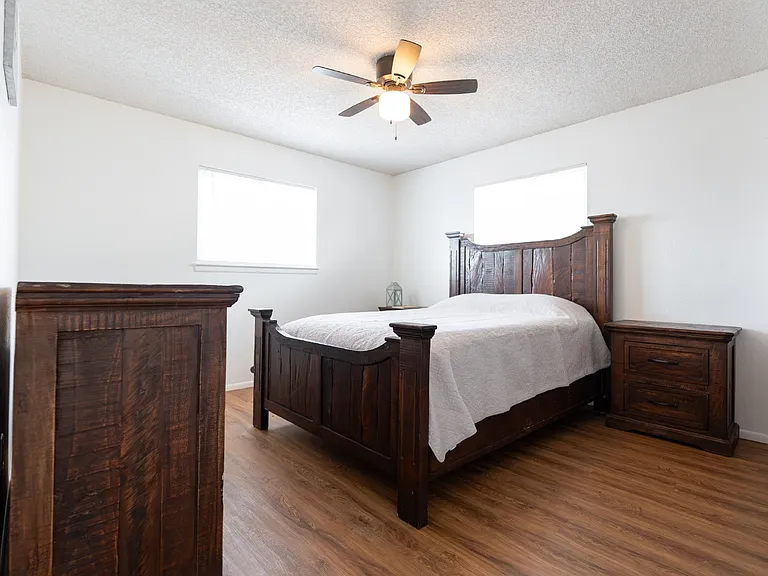 200 E Navajo St — Photo 8
