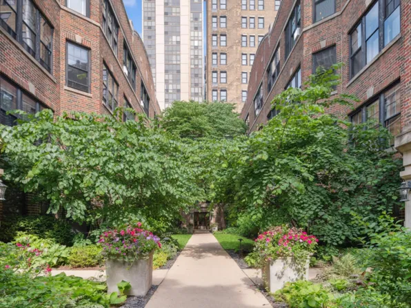 2311 N Commonwealth Ave APT 2W, Chicago, IL 60614