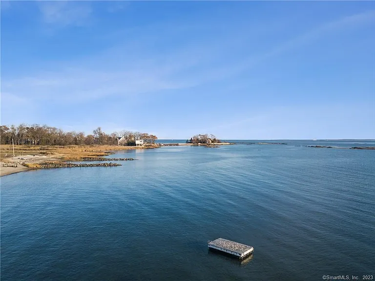 98 Soundview Dr — Photo 26