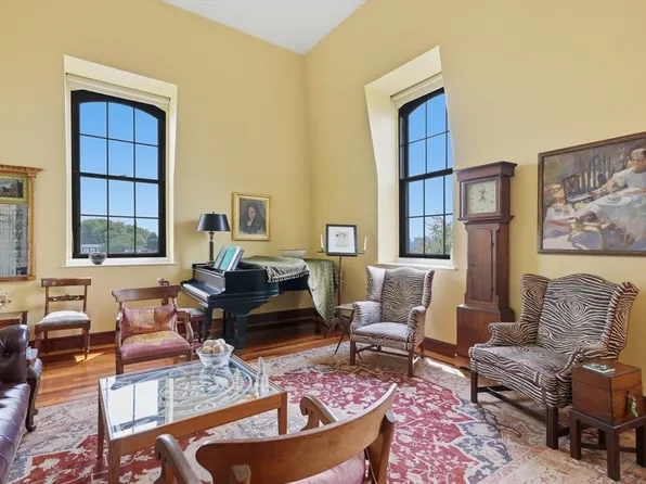 68 Baldwin St APT 43, Charlestown, MA 02129