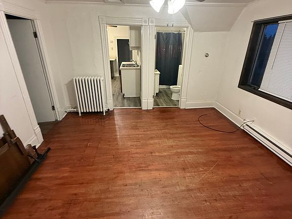 5th image of 753 1/2 Marinette Ave #2