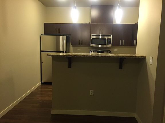 5th image of 961 10th Pl NE Unit 4