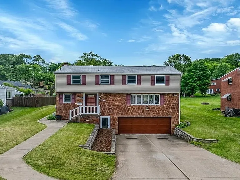200 Spartan Dr — Photo 1
